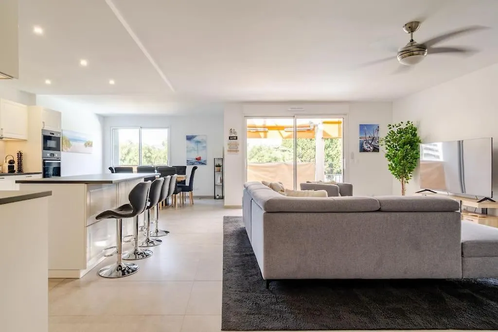 Newly Built Apartment With Pool, Walk To The Beach アンティーブ フランス