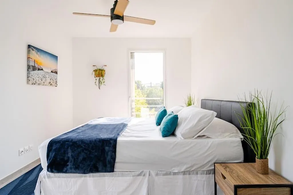 Newly Built Apartment With Pool, Walk To The Beach アンティーブ